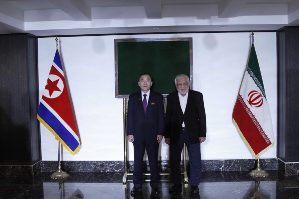 حضور دبیرکل حزب موتلفه اسلامی در سفارت کره شمالی